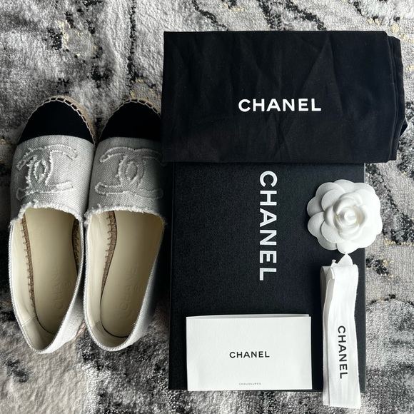 Authentic CHANEL size 40 Interlocking CC LOGO Tweed Espadrilles - Beige/Black - Picture 2 of 10